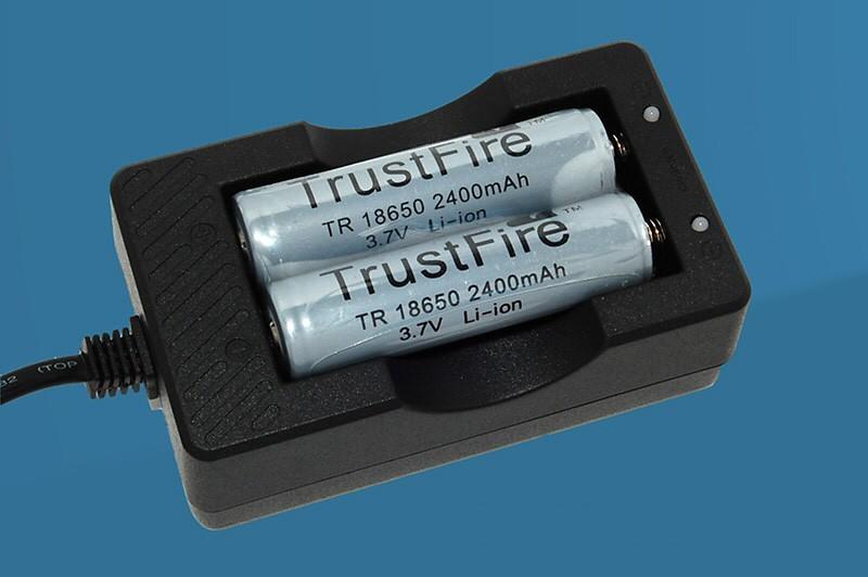 18650 dual bay charger